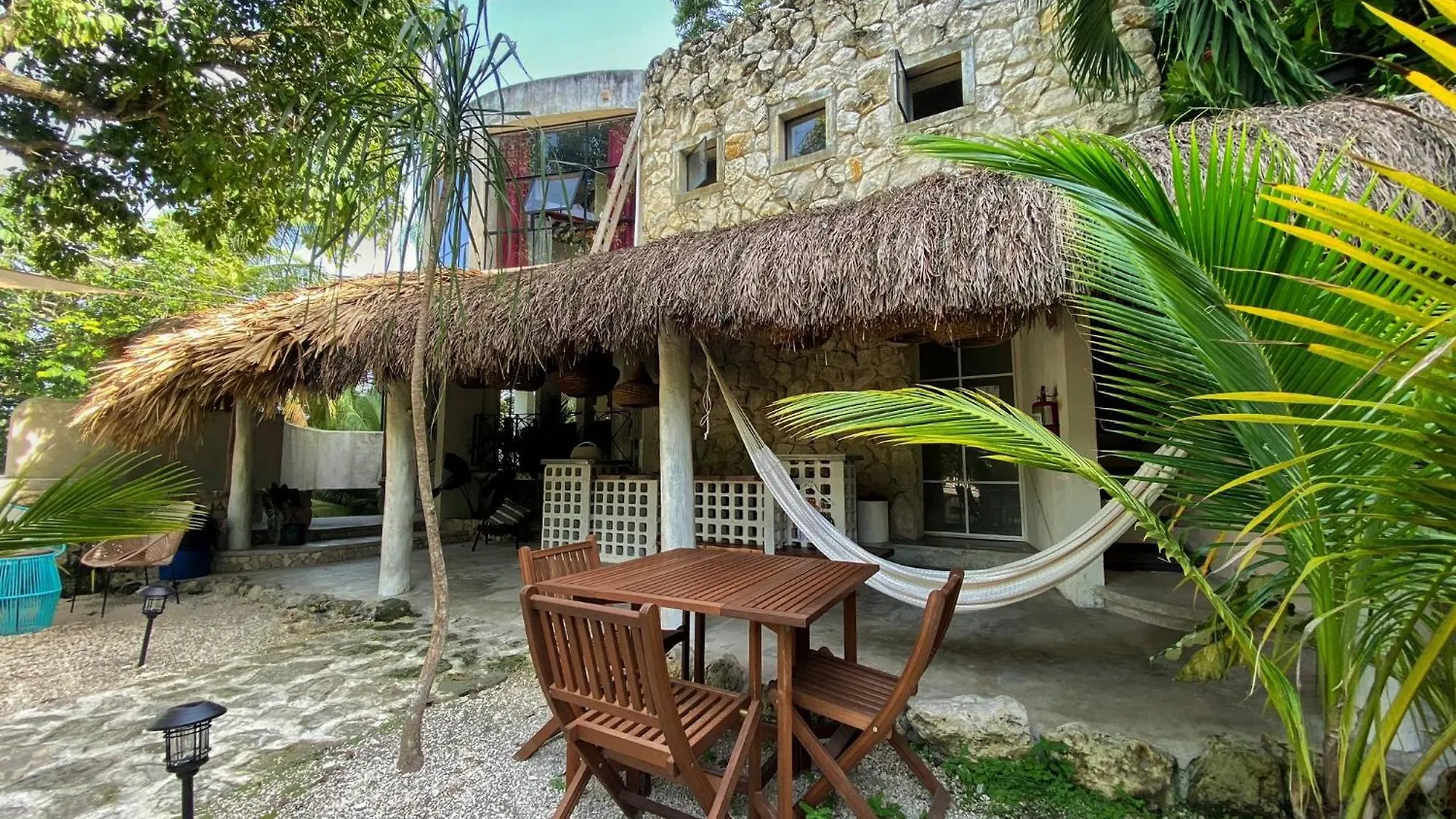 Elmar Hostel Bacalar