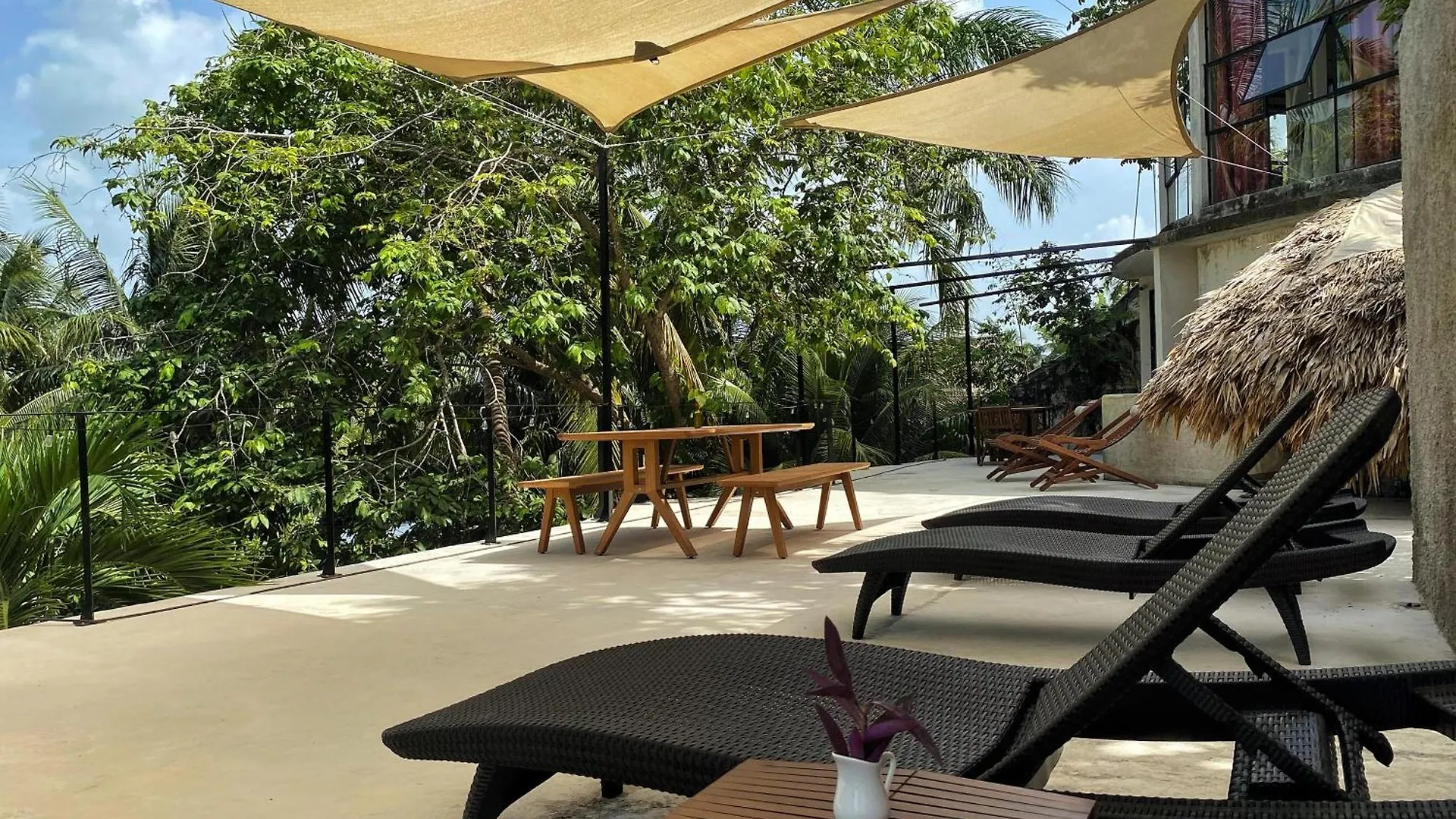 Elmar Hostel Bacalar